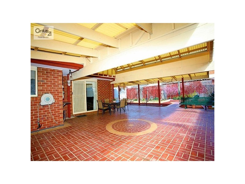 13 Wellesley Drive, Taylors Lakes VIC 3038