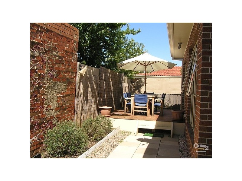 2/105 North Road, Reservoir VIC 3073