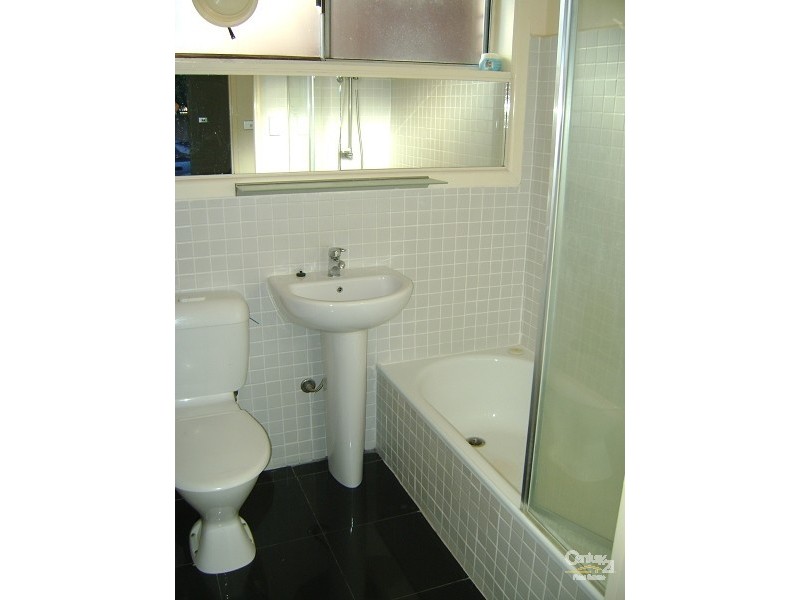 3/5 Normanby Avenue, Thornbury VIC 3071