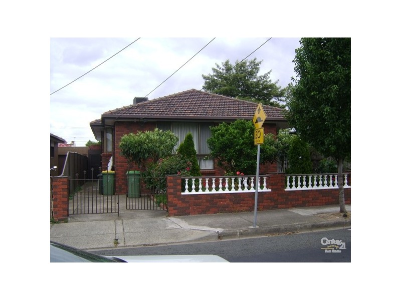 17 Salisbury Grove, Northcote VIC 3070