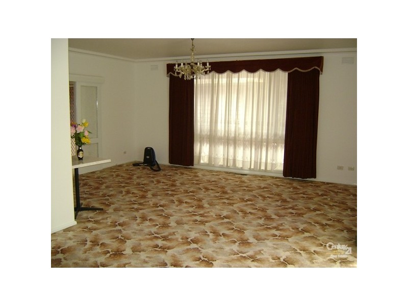 17 Salisbury Grove, Northcote VIC 3070