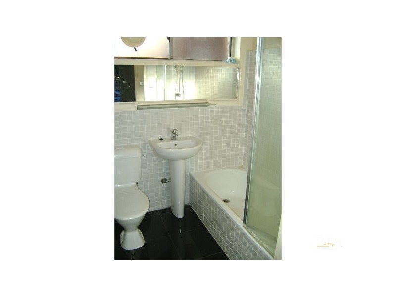 3/5 Normanby Avenue, Thornbury VIC 3071