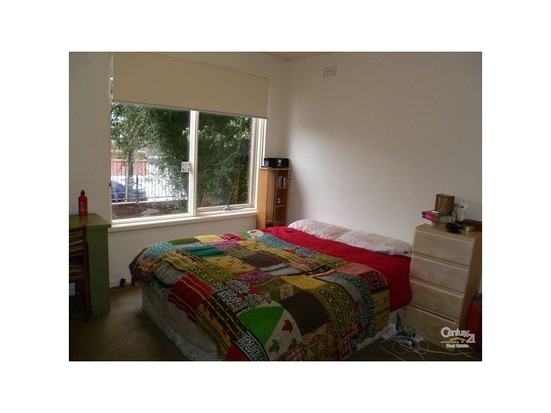 2/14 Normanby Avenue, Thornbury VIC 3071