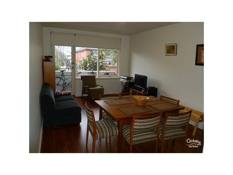 2/14 Normanby Avenue, Thornbury VIC 3071