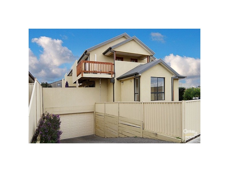 2/15 Ararat Avenue, Coburg North VIC 3058