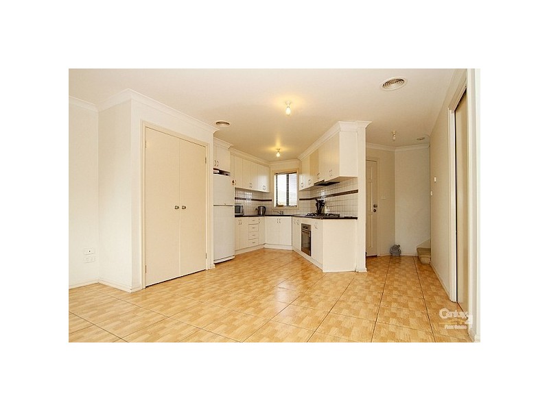 2/15 Ararat Avenue, Coburg North VIC 3058