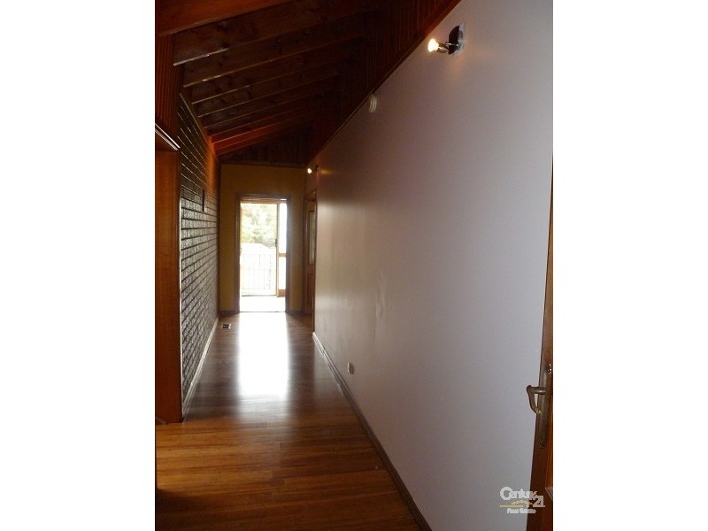 6 Medlar Court, Mill Park VIC 3082