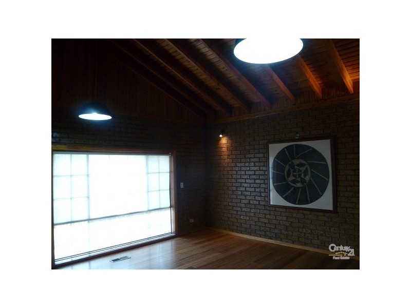 6 Medlar Court, Mill Park VIC 3082