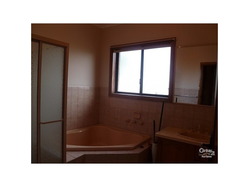 6 Medlar Court, Mill Park VIC 3082