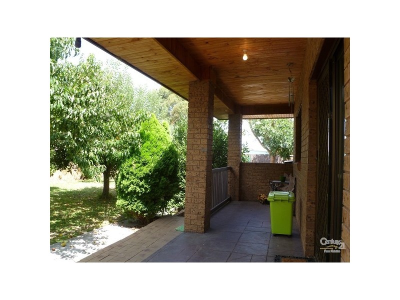 6 Medlar Court, Mill Park VIC 3082