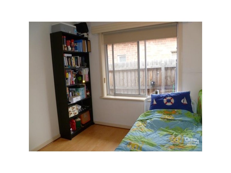 2/73 Darebin Road, Thornbury VIC 3071