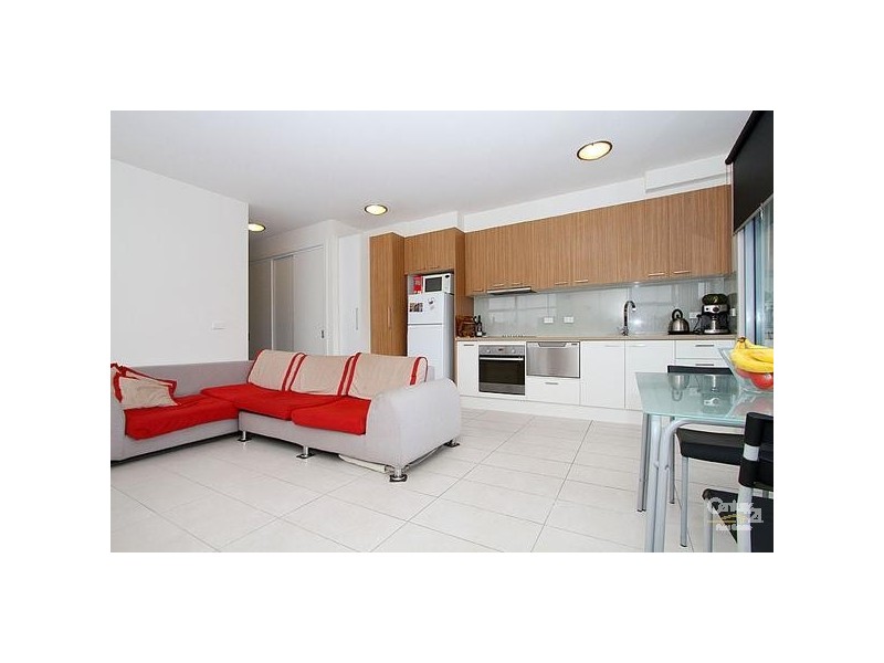 2/116 Albert Street, Brunswick VIC 3056