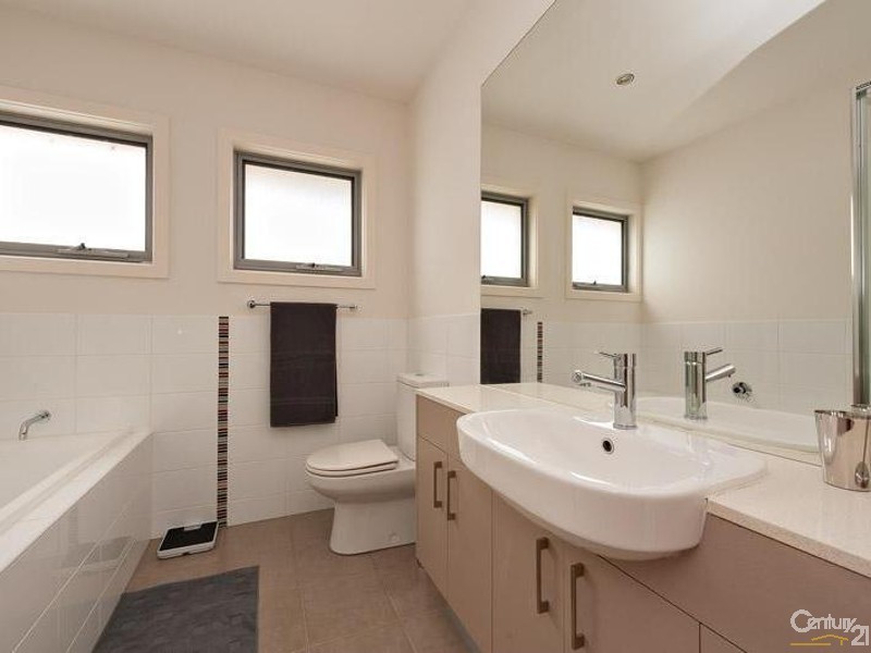 1/853  High Street, Preston VIC 3072