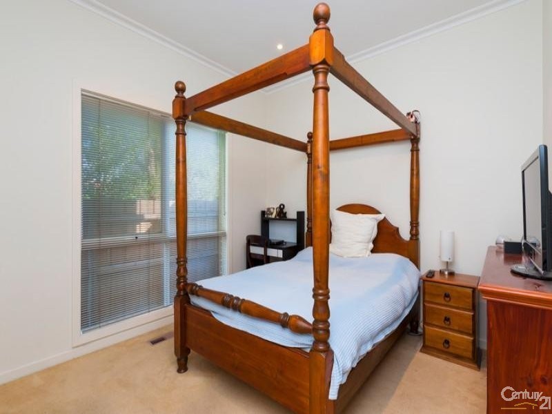 2/66 Hammond Street, Thornbury VIC 3071