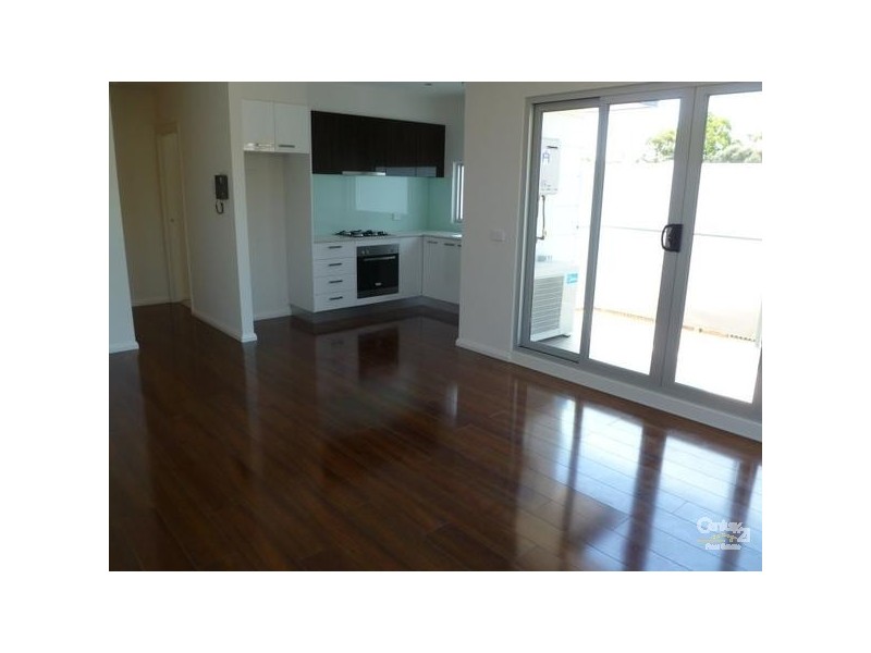 8/37 Clapham Street, Thornbury VIC 3071