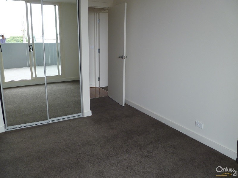 304/17 Robbs Parade, Northcote VIC 3070