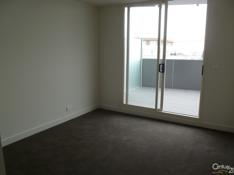 304/17 Robbs Parade, Northcote VIC 3070