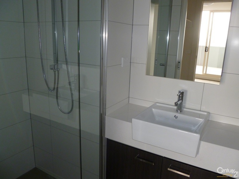 304/17 Robbs Parade, Northcote VIC 3070