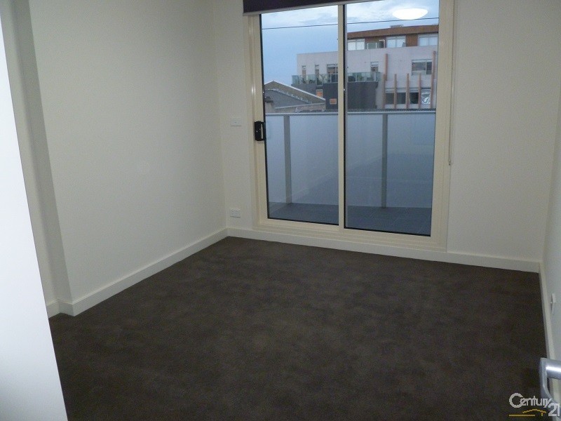 202/17 Robbs Parade, Northcote VIC 3070