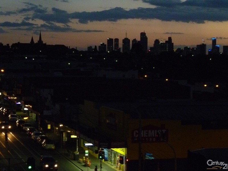 202/17 Robbs Parade, Northcote VIC 3070