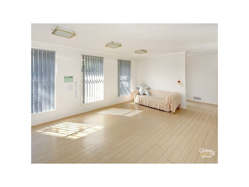 33 Guinevere Parade, Glen Waverley VIC 3150