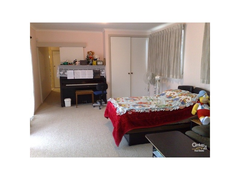 8 Capital Ave, Glen Waverley VIC 3150