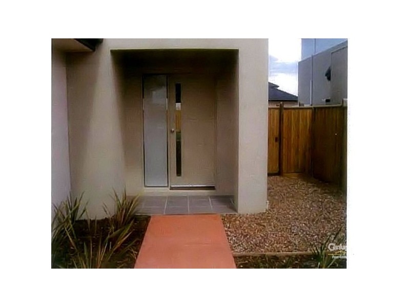 4 Montclair Street, Sanctuary Lakes VIC 3030