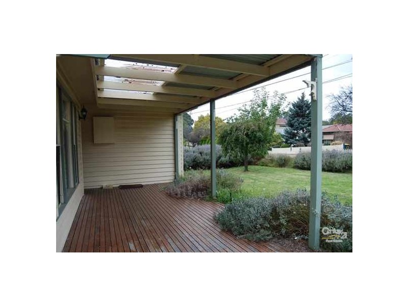 19 Farleigh Ave, Burwood VIC 3125