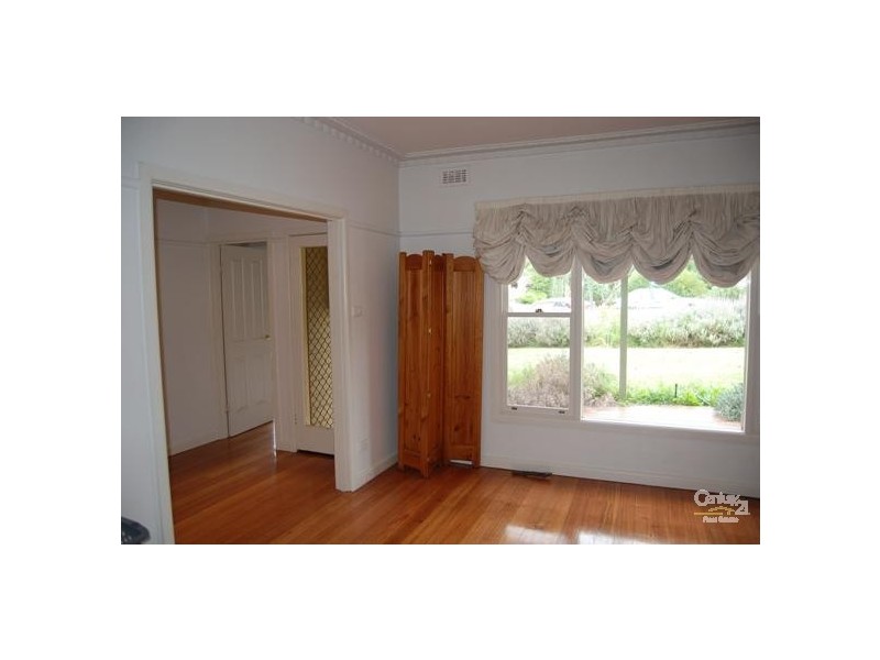 19 Farleigh Ave, Burwood VIC 3125