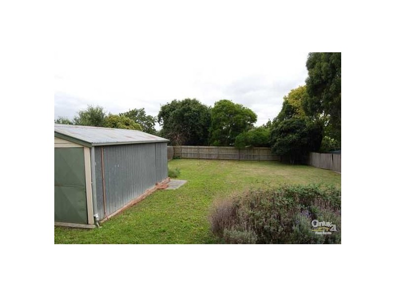 19 Farleigh Ave, Burwood VIC 3125
