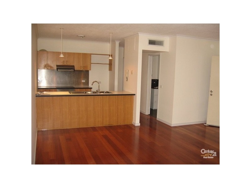1/5 Miles Street, Southbank VIC 3006