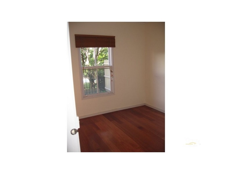 1/5 Miles Street, Southbank VIC 3006