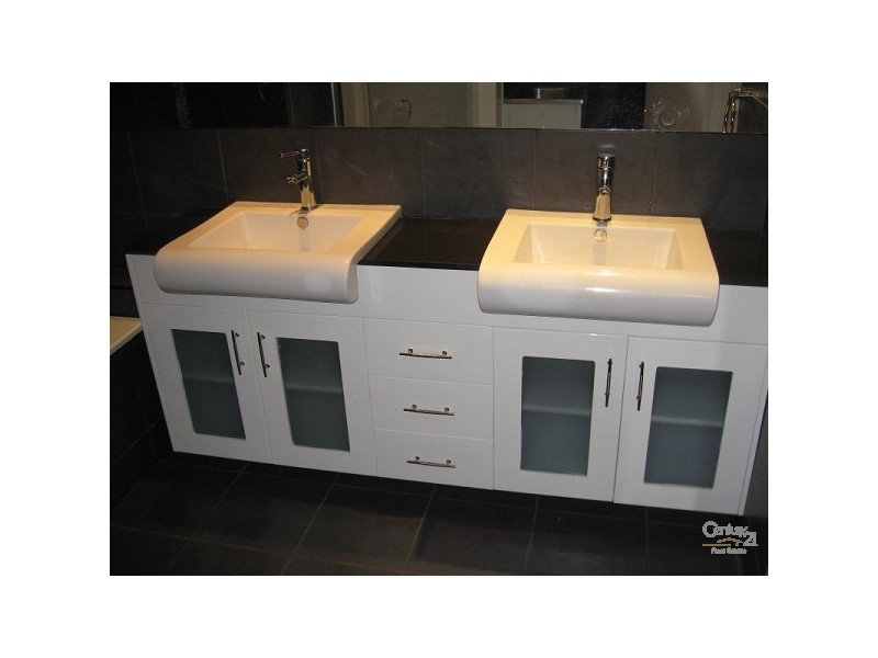 1/5 Miles Street, Southbank VIC 3006