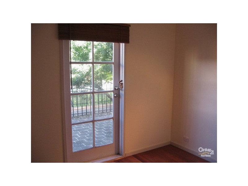 1/5 Miles Street, Southbank VIC 3006