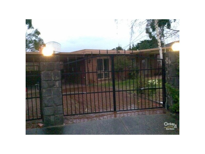 11 Newton Grove, Glen Waverley VIC 3150