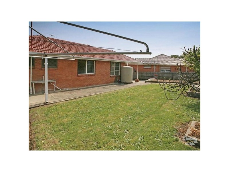 17 Rochdale Drive, Burwood VIC 3125