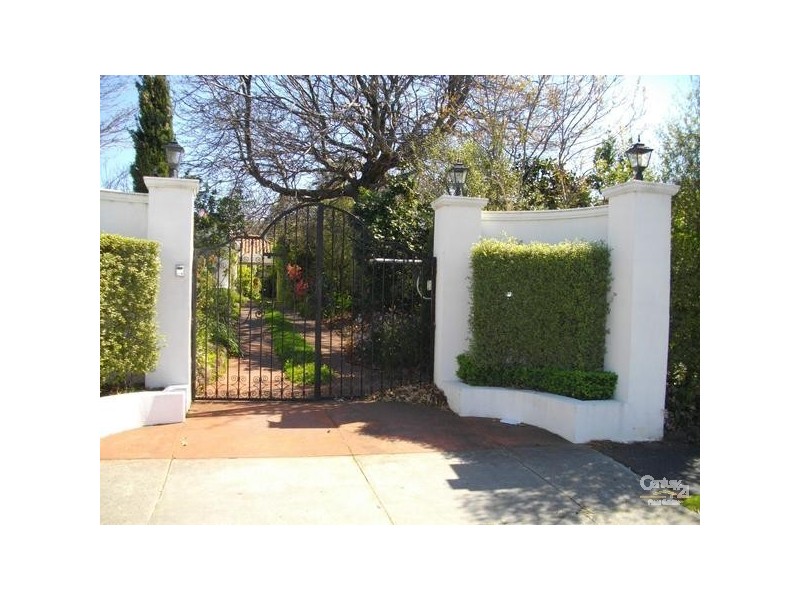 255 New St, Brighton VIC 3186