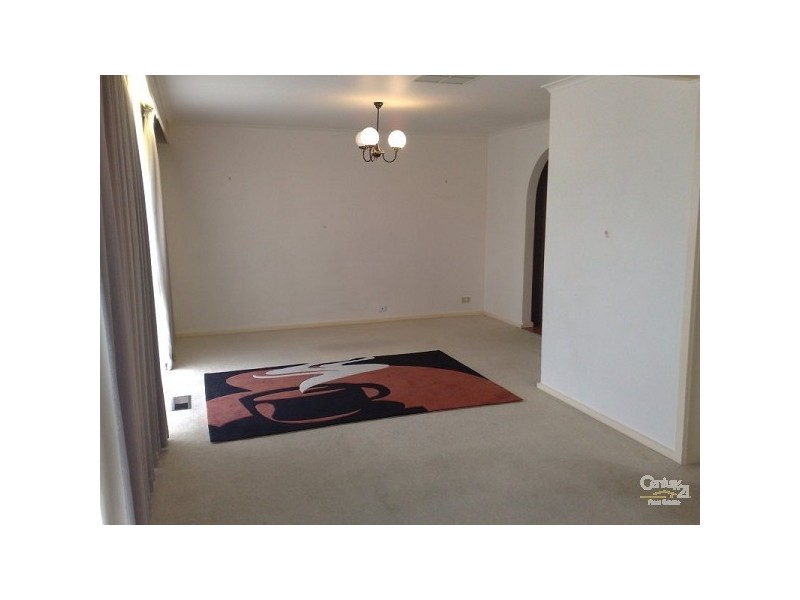 21 Tangemere Avenue, Tullamarine VIC 3043