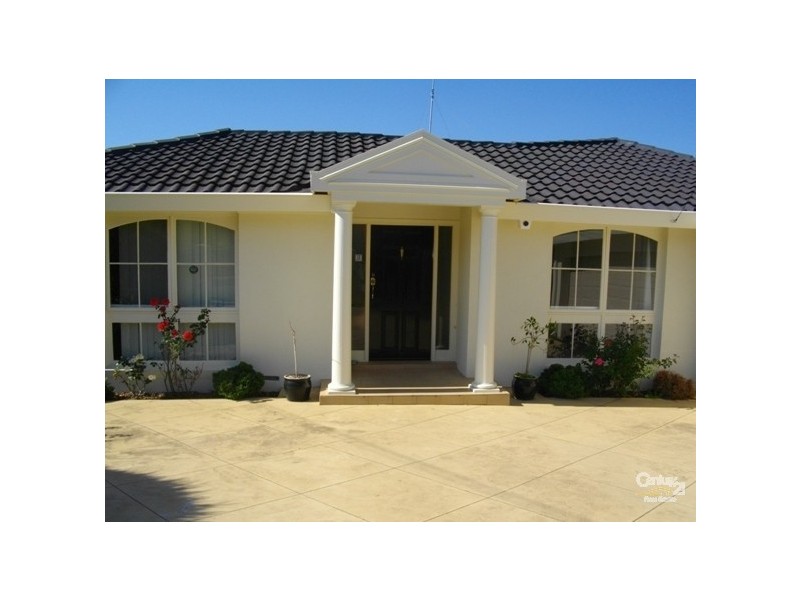 19 Summit Drive, Bulleen VIC 3105