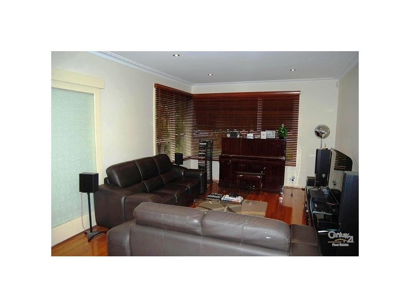 50 Ivanhoe St, Glen Waverley VIC 3150