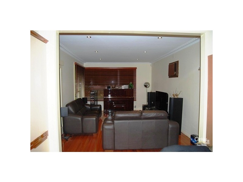 50 Ivanhoe St, Glen Waverley VIC 3150
