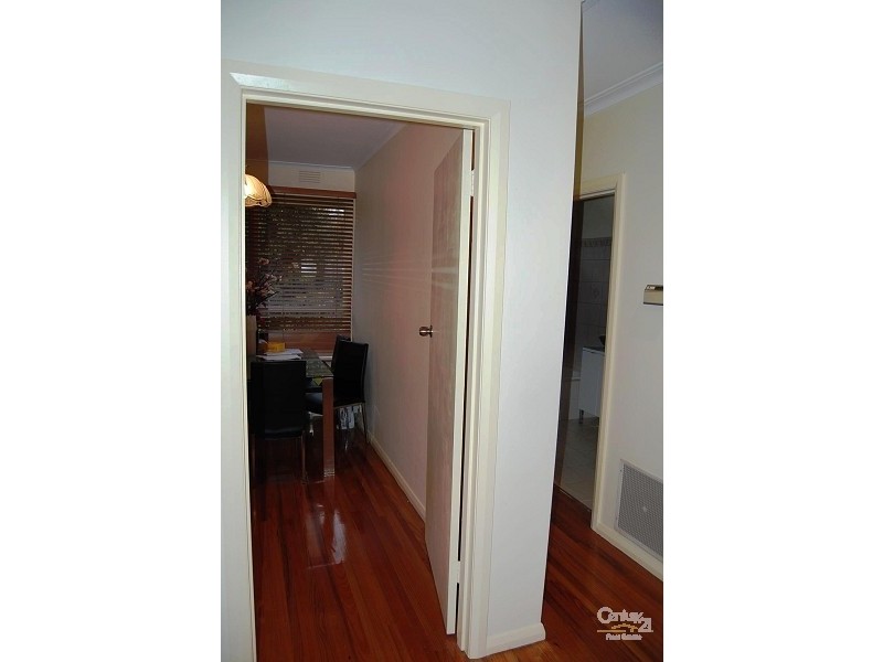 50 Ivanhoe St, Glen Waverley VIC 3150