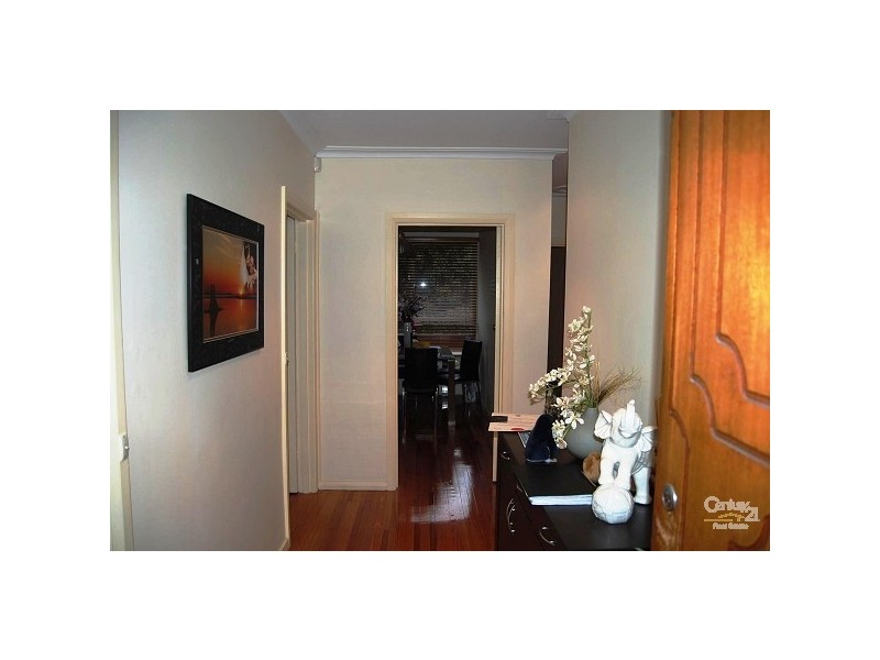 50 Ivanhoe St, Glen Waverley VIC 3150