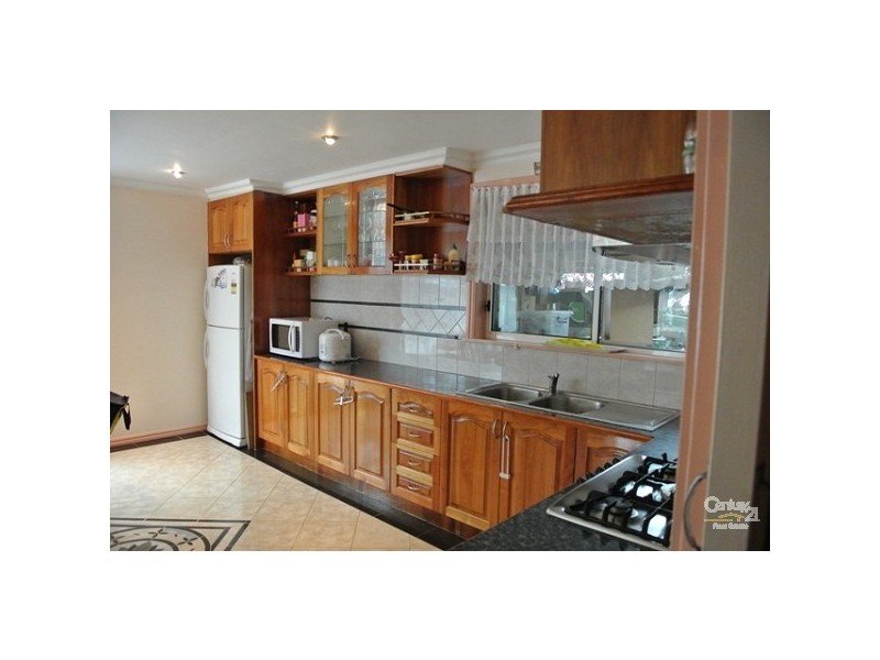 31 Bournemouth Ave, Springvale VIC 3171