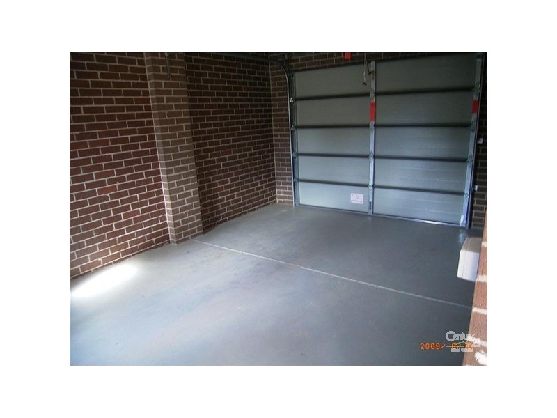 1/1 Nangnak Lane, Mont Albert VIC 3127