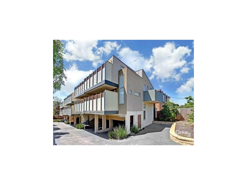 2/1 John St, Box Hill VIC 3128