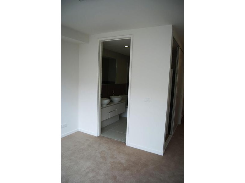 304/18 Berkeley Street, Doncaster VIC 3108