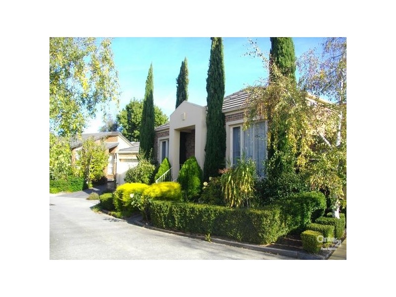 8 Lambeth Walk, Deepdene VIC 3103