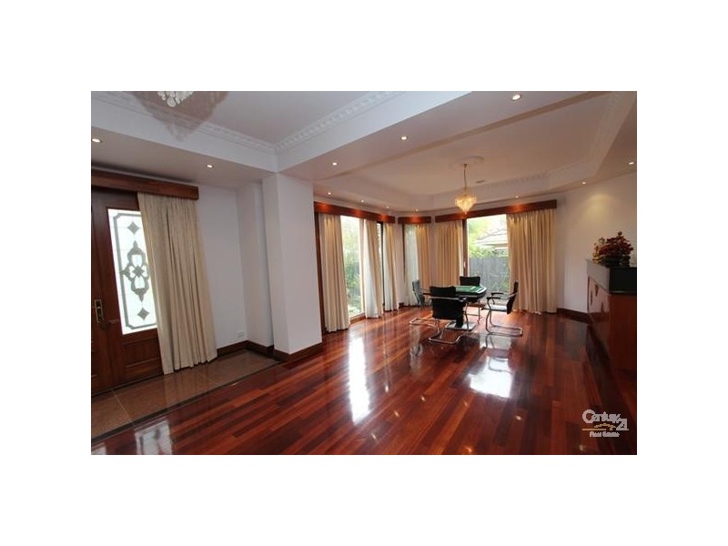 77 Aylmer Street, Balwyn North VIC 3104