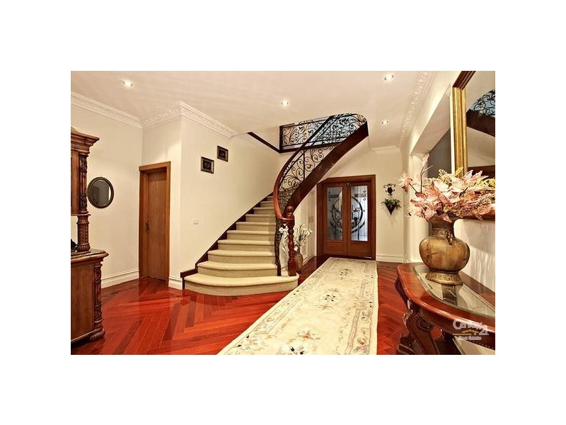 26 Strathalbyn Street, Kew East VIC 3102